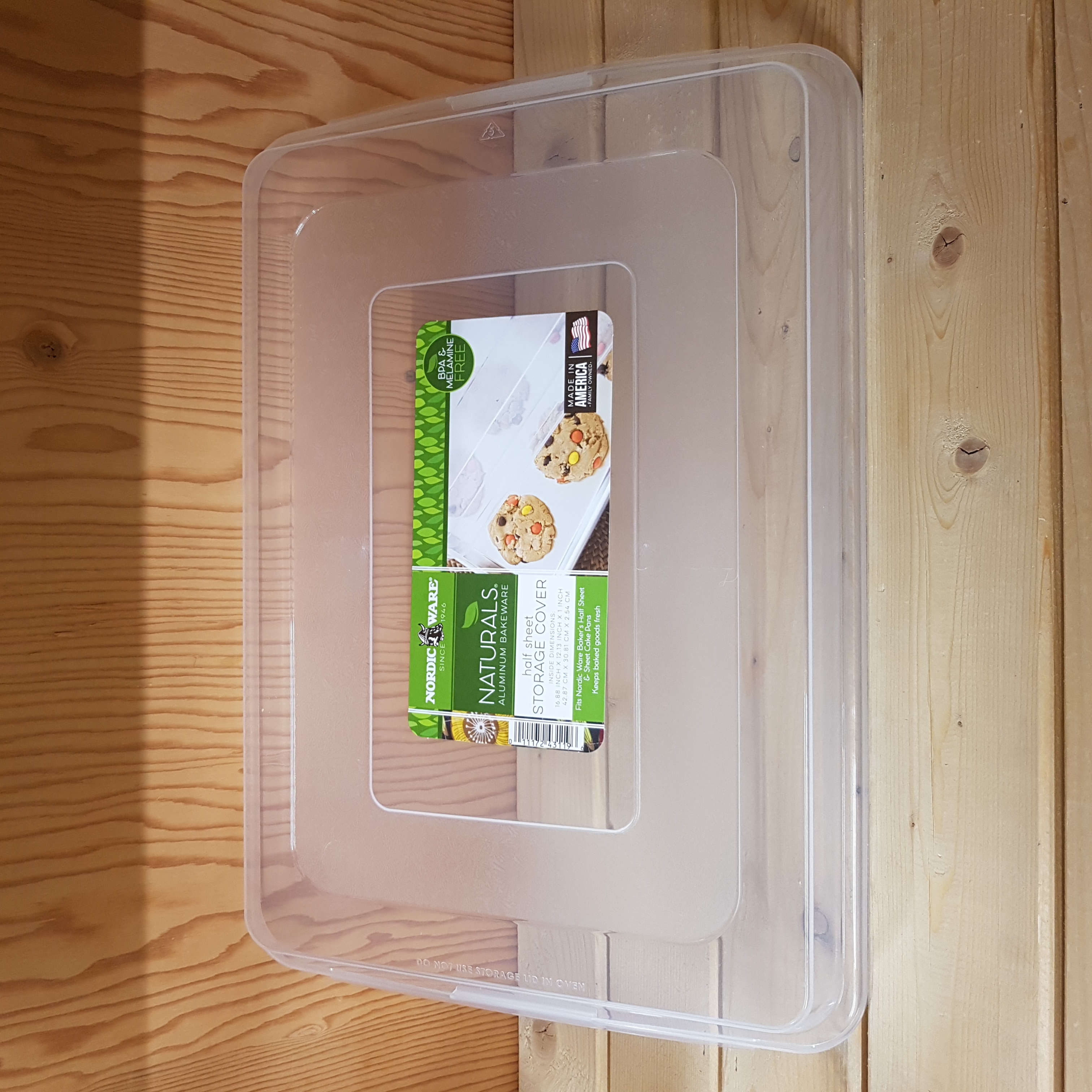Cookie sheet deals with lid